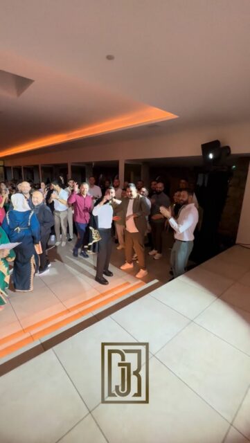 La légende raconte qu’il est capable de foudroyer le ciel 😂 un invité incroyable @djraions #djraions #weddingday #mariage #luxurywedding #bride #invité #wedding #dj #djorientalparis #mariagetunisien